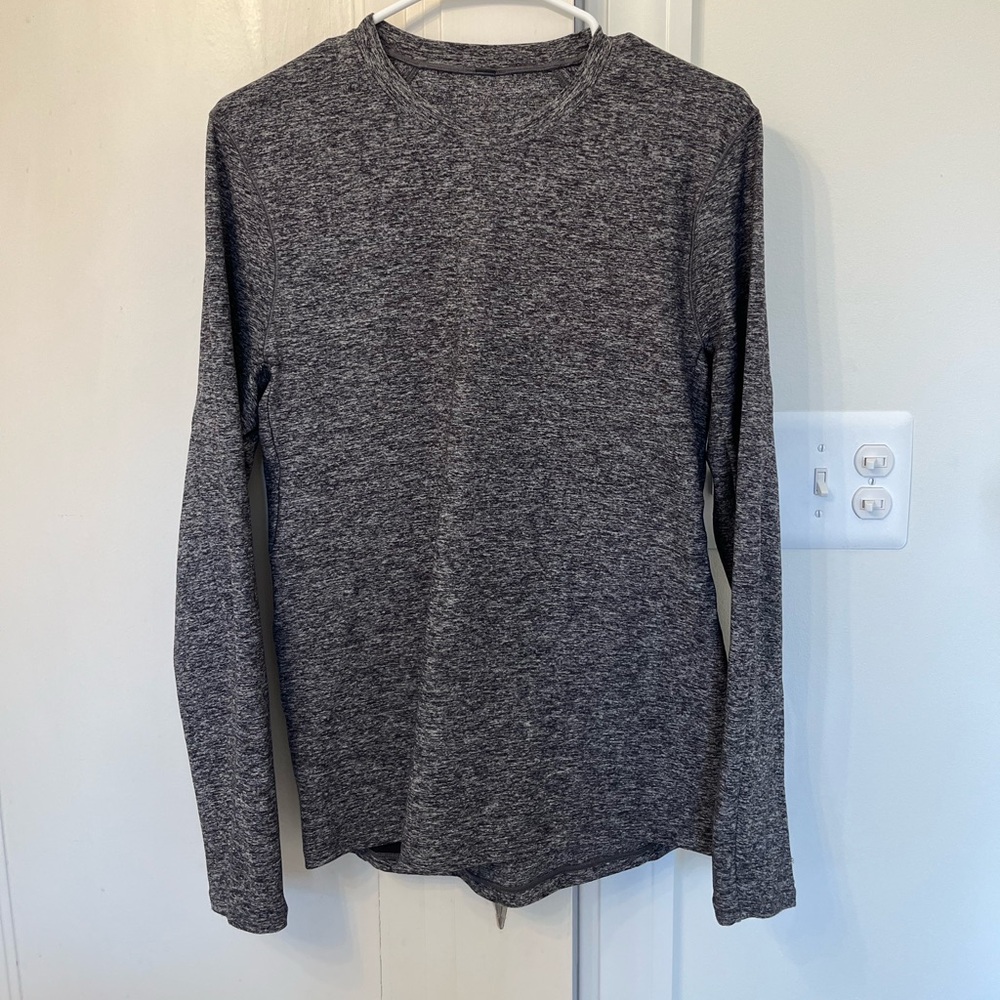Lululemon Heather Gray Long Sleeve Tee; worn twice, small